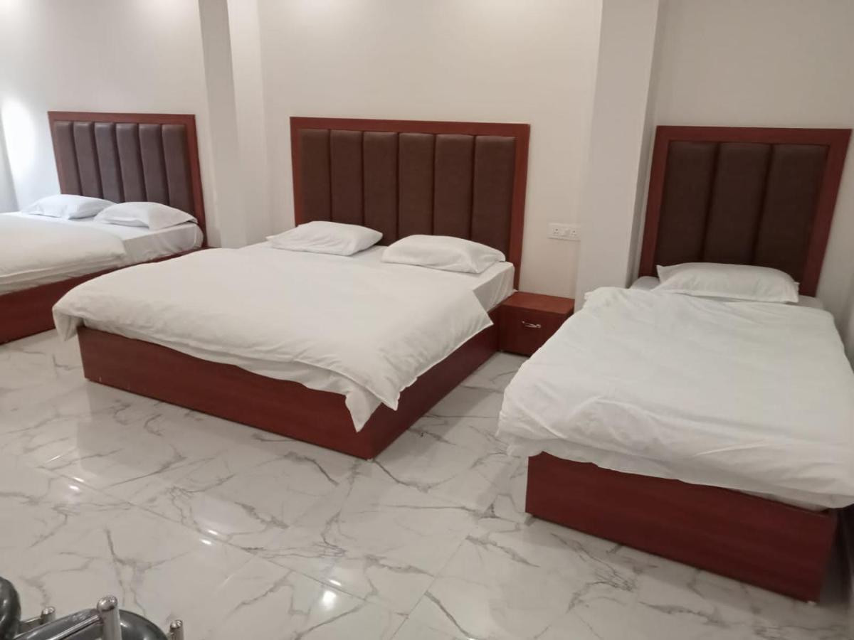 Hotel Kaushik Palace Haridwār Esterno foto
