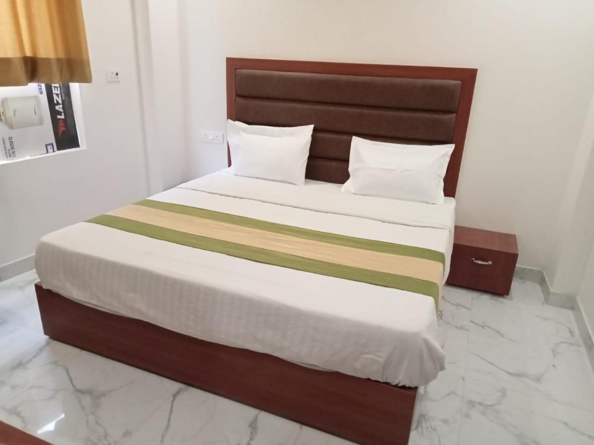 Hotel Kaushik Palace Haridwār Esterno foto